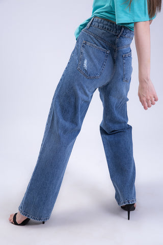 Distressed Relaxed Boyfriend Jean