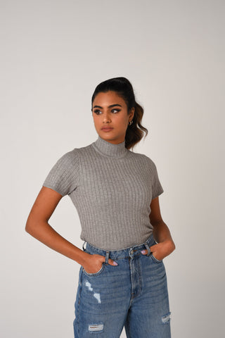 Calido Ribbed Half-Sleeve Turtleneck