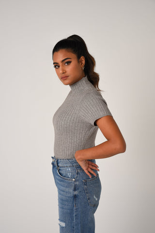 Calido Ribbed Half-Sleeve Turtleneck