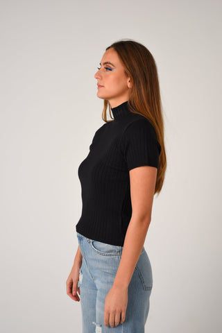 Calido Ribbed Half-Sleeve Turtleneck